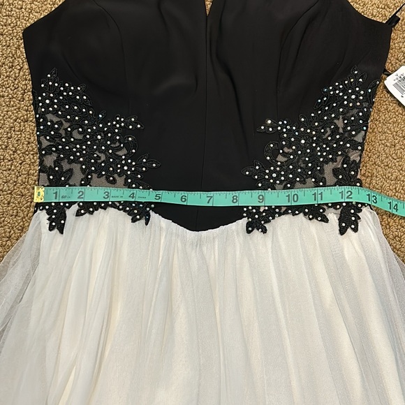 Blondie Nites Juniors Long Ballgown Dress Halter Prom Black Tie Formal size 5 - Picture 15 of 17